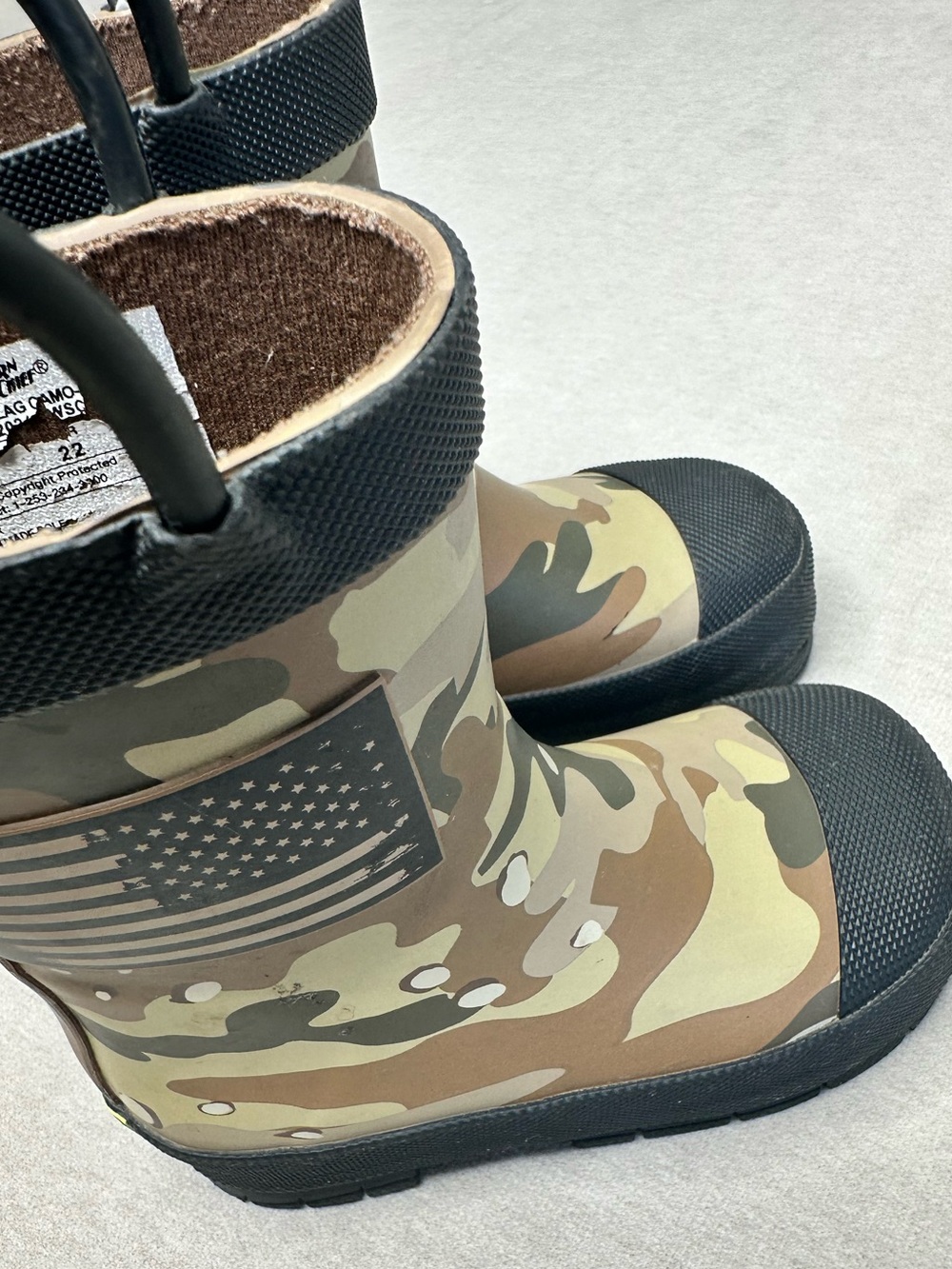 Western Chief Boys Camo Rain Boots with American Flag Patch - Picture 3 of 5